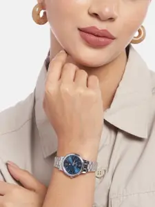 maxima Women Bracelet Style Analogue Watch 48311CMLI