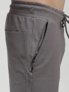 SPORTO Men Mid-Rise Cotton Shorts With Zipper Pockets