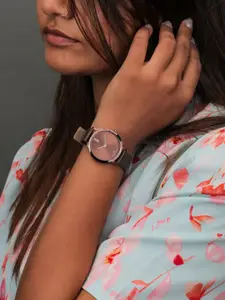 SWADESI STUFF Women Leather Straps Analogue Watch SF0532 BROWN