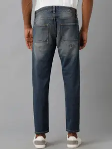 Voi Jeans Men Mid Rise Clean Look Light Fade Whiskers & Chevrons Slim Fit Cropped Jeans