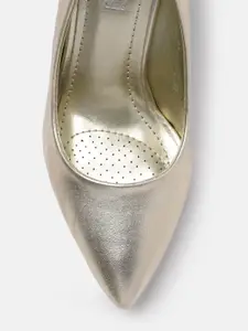 DressBerry Women Gold-Toned Solid Pumps