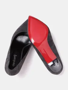 DressBerry Women Charcoal Grey Camouflage Print Pumps