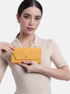 Baggit Women's Solid Envelope Clutch