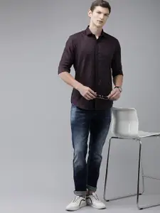 V Dot Men Striped Slim Fit Opaque Printed Casual Shirt