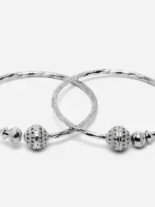 Aazeen 2Pcs Silver-Plated Bangle Style Bracelet