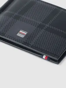 Tommy Hilfiger Men Checked Applique Leather Money Clip