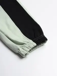 NOBERO Men Mid-Rise Cotton Joggers