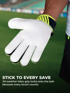 NIVIA Men Printed Goalkeeper Gloves