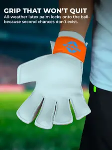 NIVIA Men Printed Goalkeeper Gloves