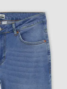 DeFacto Men Mid-Rise Clean Look Light Fade Jeans