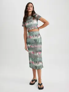 DeFacto Abstract Printed Fitted Crop Top