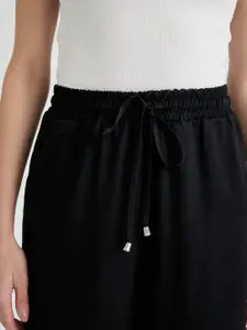 DeFacto Women Mid Rise Drawstring Shorts