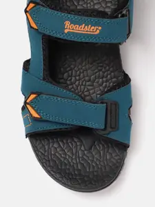 The Roadster Lifestyle Co. Men Brand Logo Detail Sports Sandals
