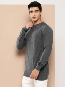 INVICTUS Acrylic Self-Checked Pullover