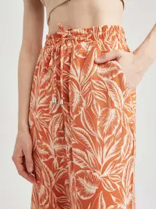 DeFacto Women Tropical Printed Mid-Rise Shorts