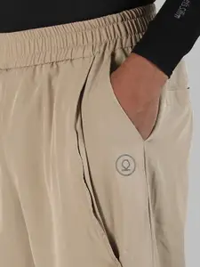 CHKOKKO Men Mid-Rise Joggers