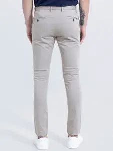 Snitch Men Grey Slim Fit Cotton Chinos Trousers