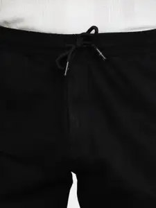 V-Mart Men Printed Mid-Rise Cotton Joggers