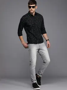 WROGN Slim Fit Typography Printed Pure Cotton Casual Shirt