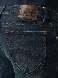 Lee Men Rodeo Mid-Rise Clean Look Light Fade Stretchable Jeans