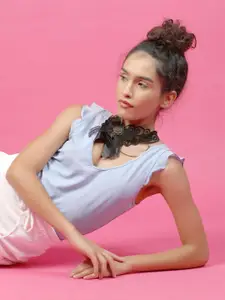 ODETTE Lace Statement Necklace