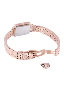 Daniel Wellington Women Bracelet Style Straps Analogue Watch DW00100621K