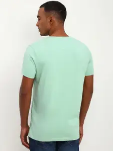 Allen Solly Men Typography Printed Pockets Slim Fit T-shirt