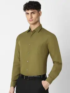 Van Heusen Men Opaque Solid Spread Collar Party Shirt