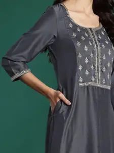 Indo Era Ethnic Motifs Embroidered Zari Kurta