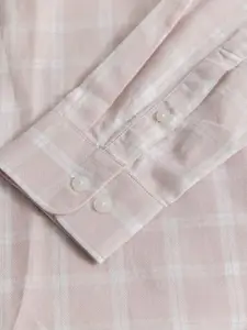 Snitch Men Smart Slim Fit Gingham Checks Button-Down Collar Pure Cotton Casual Shirt