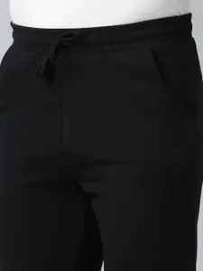 recast Men Solid Mid-Rise Regular Fit Joggers