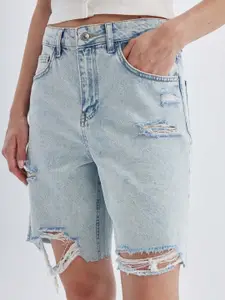 DeFacto Women Mid Rise Regular Fit Above Knee Washed Denim Shorts