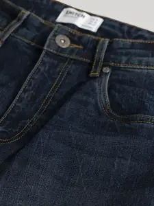 Snitch Men Slim Fit Light Fade Stretchable Jeans