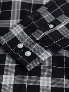 Snitch Men Classic Slim Fit Opaque Checked Casual Shirt