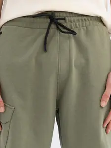 DeFacto Men Mid-Rise Shorts