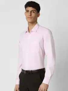 Van Heusen Men Spread Collar Textured Solid Cotton Casual Shirt