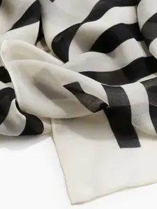 H&M Printed Blanket Scarf
