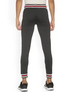 Campus Sutra Men Solid Mid Rise Regular Fit Joggers