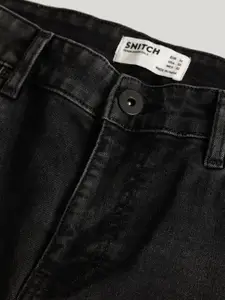 Snitch Men Smart Slim Fit Mildly Distressed Light Fade Stretchable Jeans