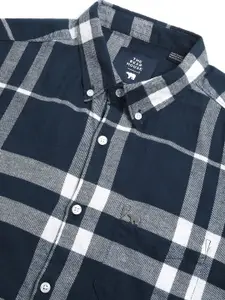 THE BEAR HOUSE Men Slim Fit Opaque Checked Casual Shirt