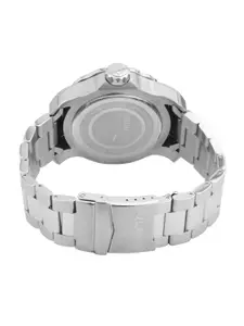 Invicta Men Dial & Stainless Steel Bracelet Style Straps Analogue Watch 45728