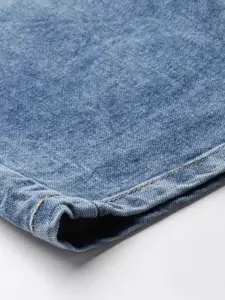 Sztori Men Slim Fit Whiskers & Chevrons Light Fade Stretchable Jeans