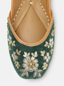 House of Pataudi Women Embellished Ethnic Mojaris