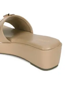 Lavie Women's PU Wedge Gladiators