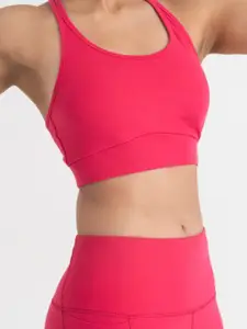 Hunnit Cross Back Round Neck Sports Bra with Medium Coverage