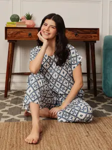 Clovia Women Printed Night suit