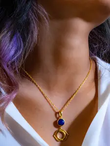 TOTAPARI Gold Plated Lapis Lazuli Stone studded Pendant With Chain
