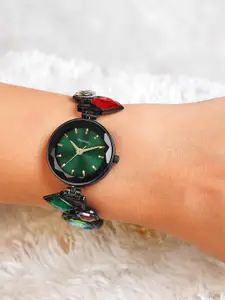 DressBerry Women Round Dial Bracelet Style Analogue Watch DB 906 BG Elevate your style