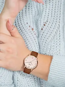 Timex Women Leather Straps Analogue Watch TWEL15621