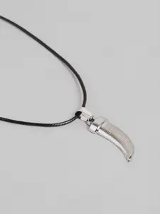 DressBerry Set of 2 Contemporary Pendants with Chains